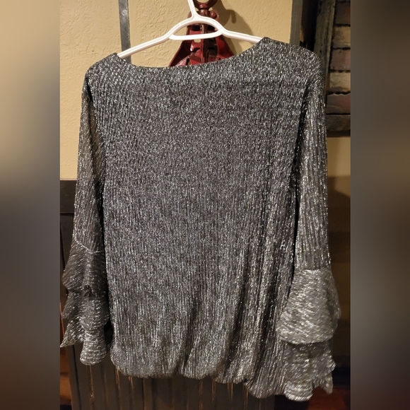 Sparkly Alfani black bell sleeve top XL - Picture 3 of 4